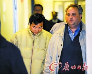 中國情侶吻別致美機場關閉續：下周出庭受審