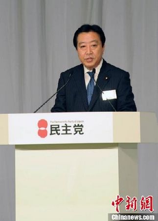 野田與安倍街頭舌戰為競選拉票爭論外交能力