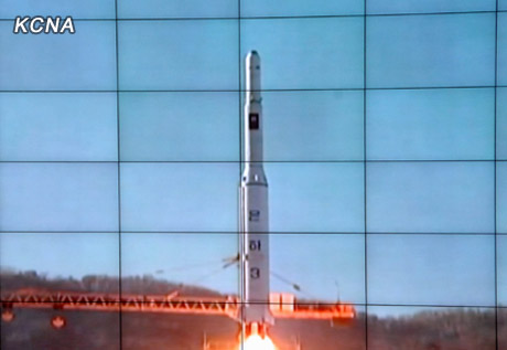 朝鮮邀記者參觀衛星指揮所公布入軌過程錄像