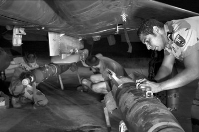 馬里武裝擊落法軍戰機 威脅處死8名法國人質
