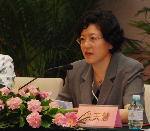 全國婦聯副主席、書記處書記洪天慧