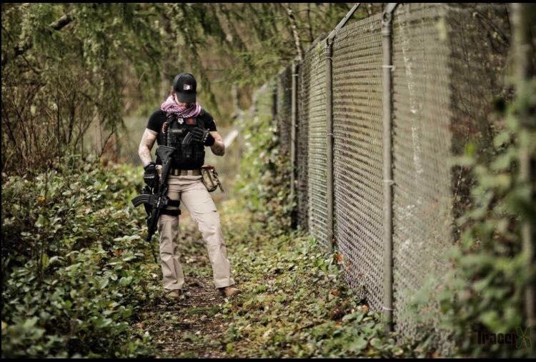 組圖：前美軍女兵赴非洲反偷獵 迷倒全球網友