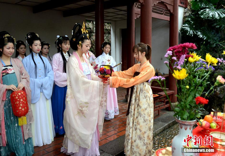 福州再現古老花朝祈福儀式　十二位少女為春祈福